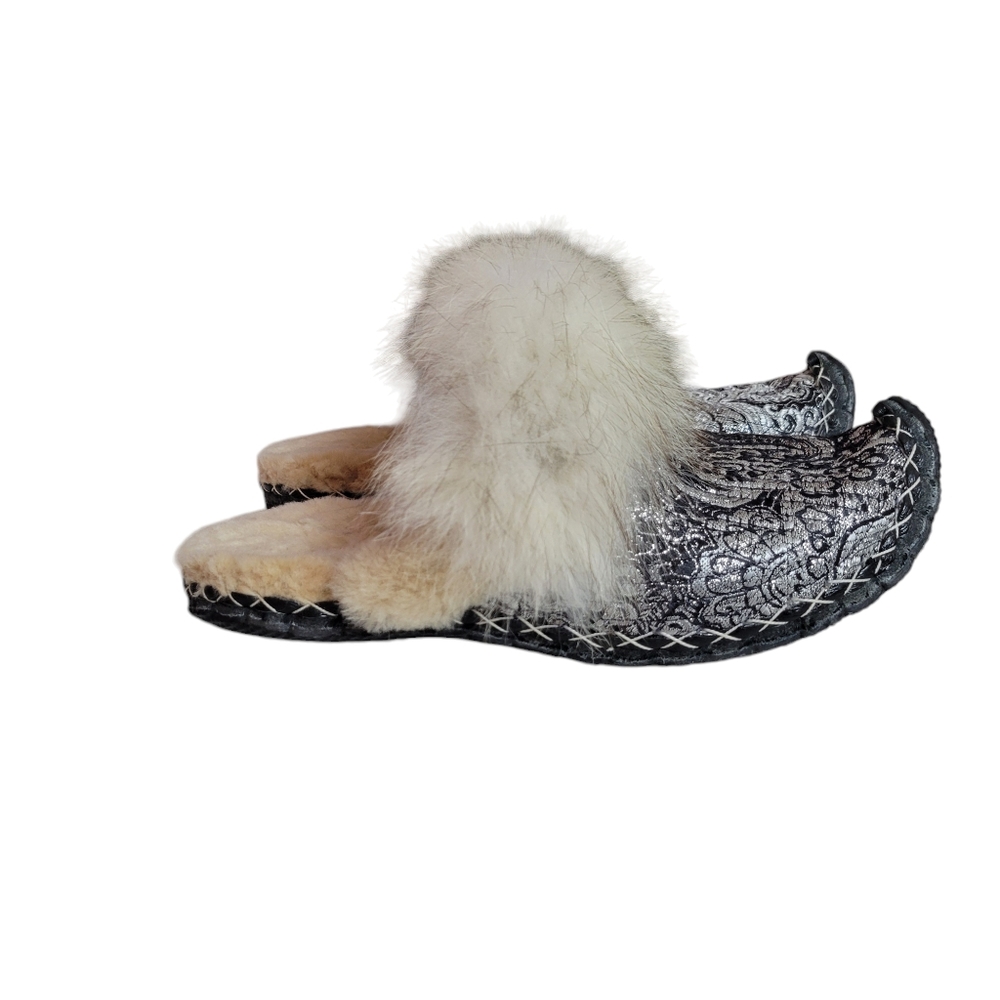Kyrgyzstan slippers Size 7.5